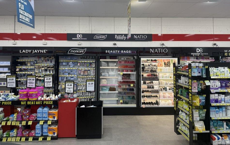 projects 900x600 pharmacy-4-less-kotara-brand-led-screen-beauty-aisle